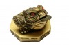 .Нэцке : бронзовая "Жаба на подставке " Ба-гуа" с рубиновыми глазами и китайской монеткой..