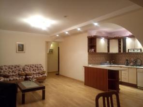 Посуточная 3 комнатная квартира в самом центре Баку